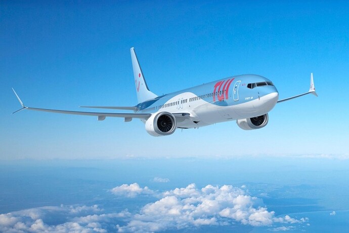 TUI_737_MAX_8_-_NS-700x467