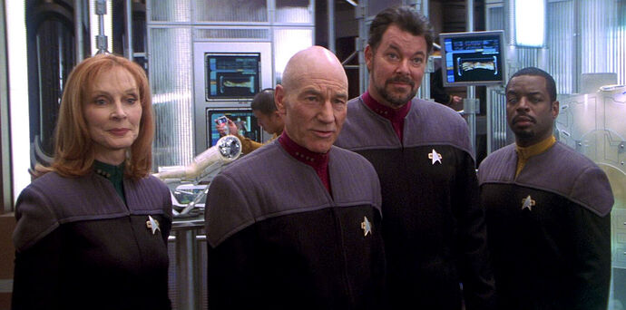 Starfleet_uniforms,_post-2373
