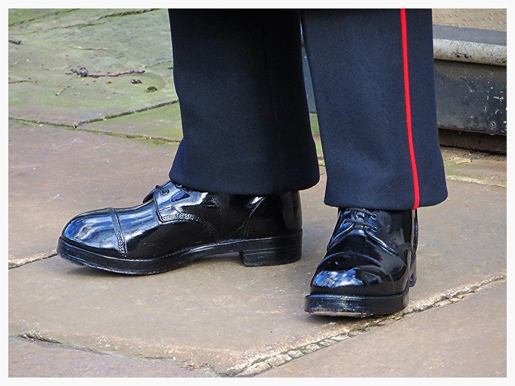 Bulling the body of a parade shoe - Uniform and Drill - Air Cadet Central