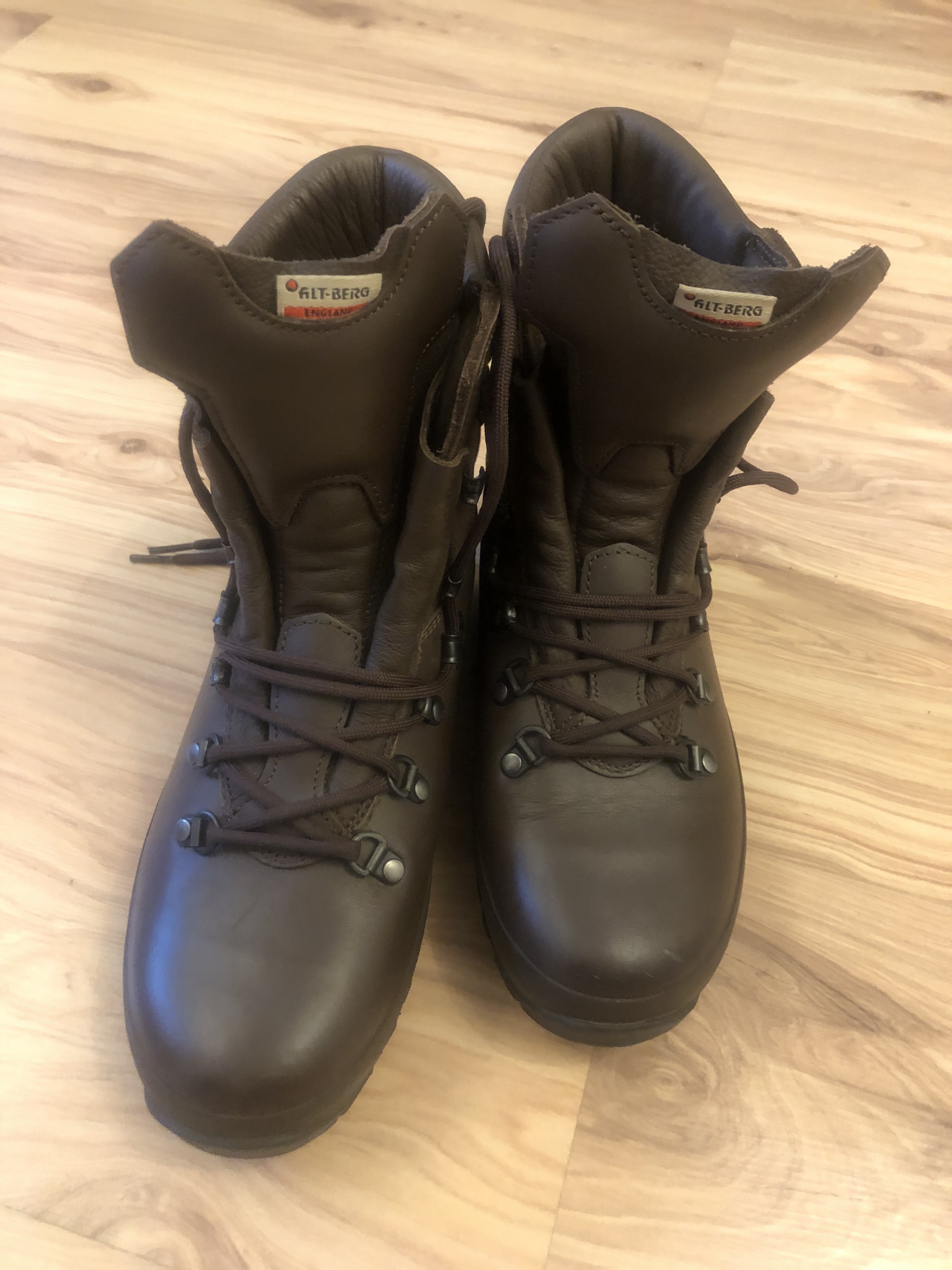 Altberg Defender Boots size 5 and 6 - Sales and Wants - Air Cadet Central